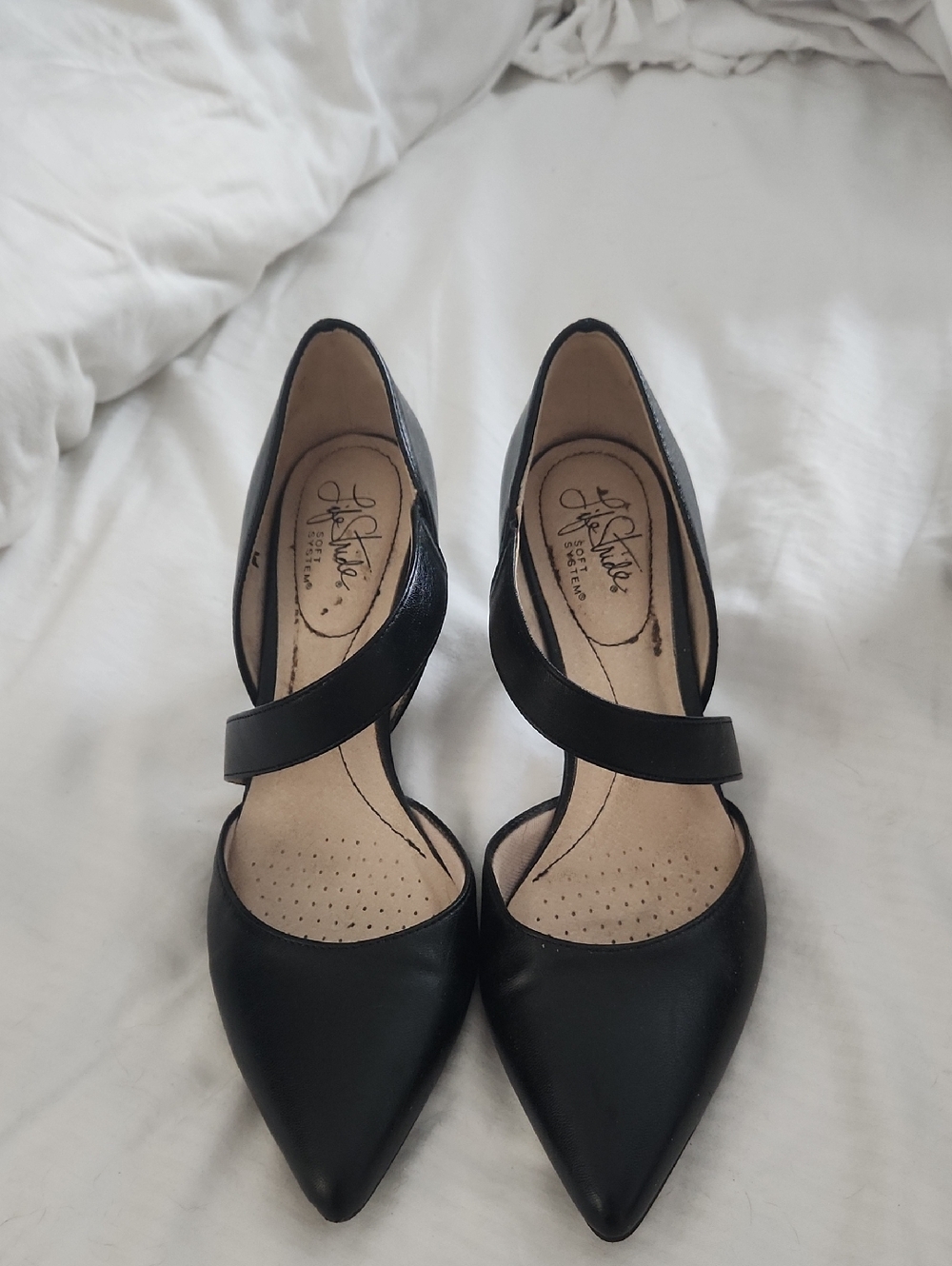 Life Stride Black Pointed Mary Jane Like Heels